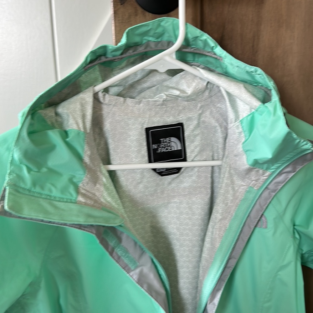 The North Face 💚 Jacket - Picture 6 of 16